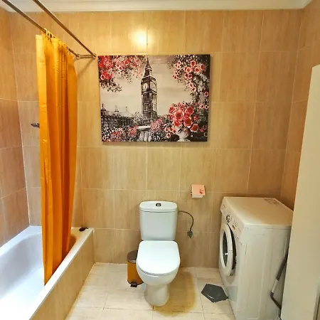 Arriba, Casa-la-costa